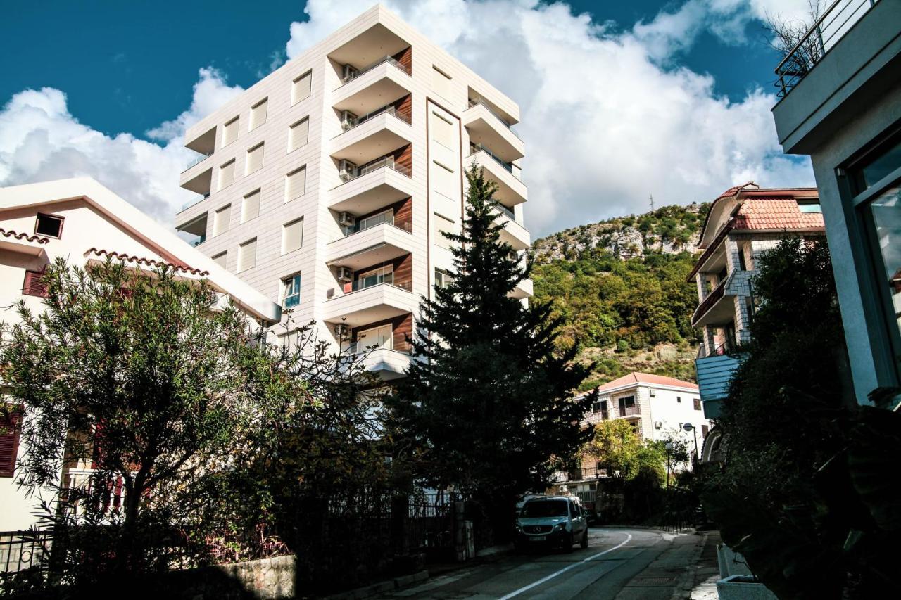 Apartments Lm Residence Rafailovici Exterior photo